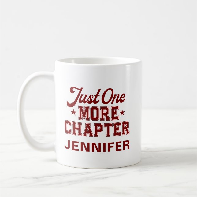 Just One More Chapter Mug Maroon Bookworm (Gauche)