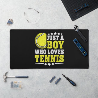 Juste un garçon qui aime le tennis amateur de tenn
