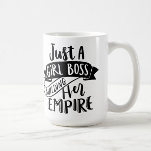 Juste une fille Boss construisant sa tasse Empire
