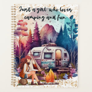 Juste une fille qui aime le camping et le plaisir