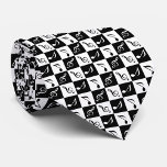 JW cravate notes de musique damier noir et blanc<br><div class="desc">Cadeaux pour nos frères JW ! 
A offrir,  ou à s'offrir !
Vous aimez la musique ; montrez-le avec cette cravate remplies de notes de musique en damier noir et blanc.</div>