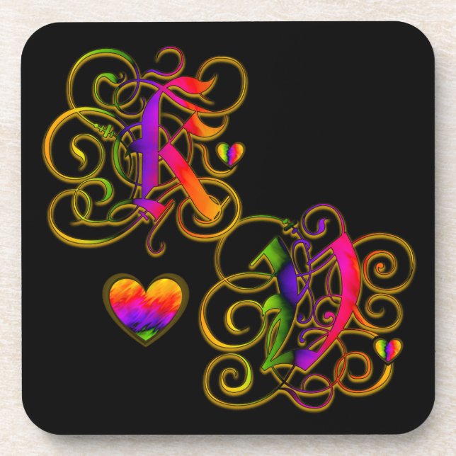 K Loves V sur Dessous de verre noir avec Coeurs (Devant)