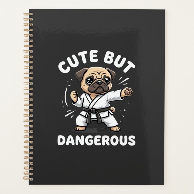 Karateka Pug Chien Mignon Mais Dangereux (Devant)