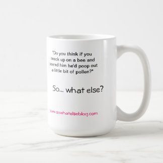 Kira dans la tasse de pollen d'abeille de voiture