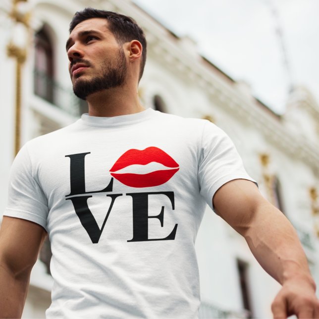 Kiss of Love Red Lips Boyfriend Modern T-shirt (Créateur téléchargé)