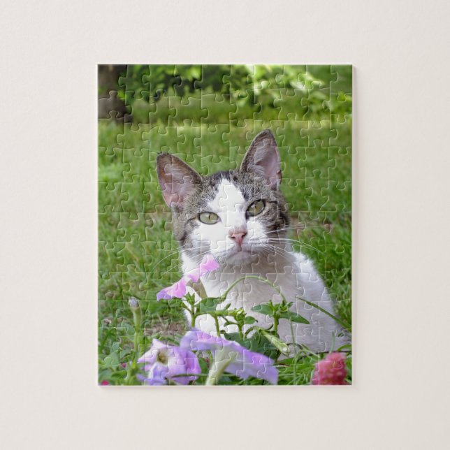Kitty dans le puzzle Petunias (Vertical)