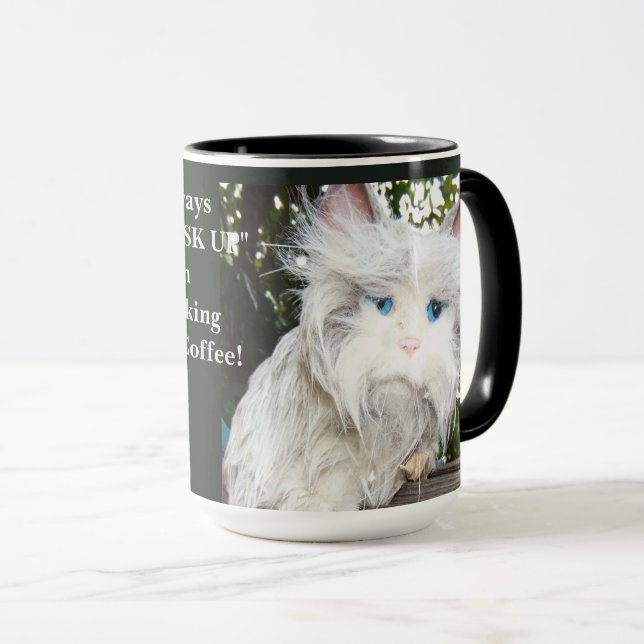 KITTY KRUGER SUR LE MASKUP DE MUG (Devant droit)