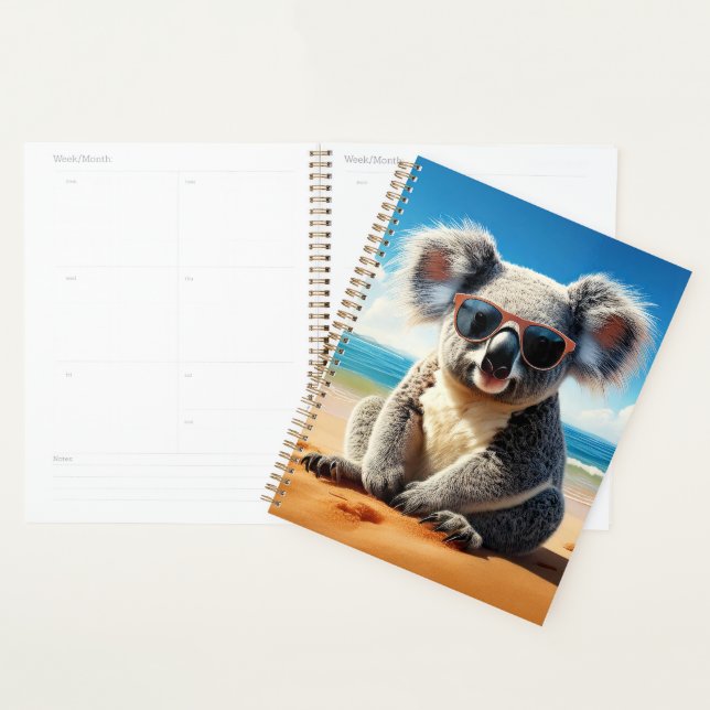 Koala sur une plage de sable (Devant avec enveloppe)
