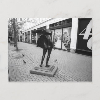 Kvinneakt et la carte postale des Pigeons