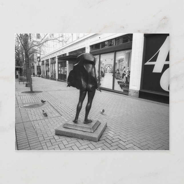 Kvinneakt et la carte postale des Pigeons (Devant)