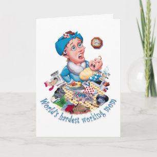 La carte de la fête de la mère qui travaille le pl
