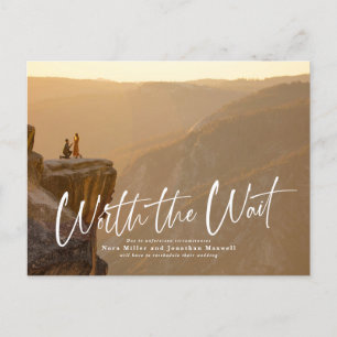 La carte postale Attendre le report du script vaut