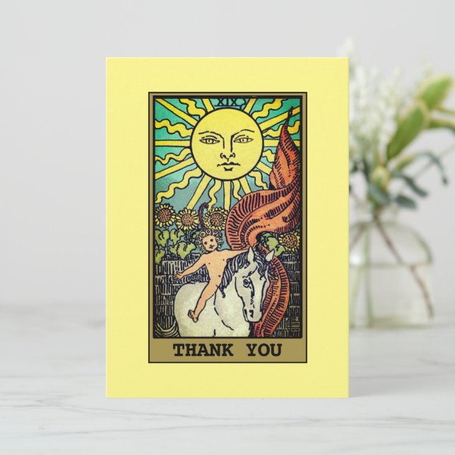 La carte Sun Tarot Carte de remerciements jaune (Debout devant)