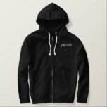 La chambre Sweat - shirt à capuche masculine<br><div class="desc">Car le Groom montré est un sweat - shirt à capuche noir pour se détendre. Texte brodé blanc à l'avant et à l'arrière. Customisez cet objet ou achetez comme indiqué.</div>