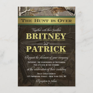 La chasse est à la chasse Camo Wedding Invitations