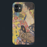 La Dame de Gustav Klimt avec coque iphone de venti<br><div class="desc">La Dame Gustav Klimt Avec coque iphone De Ventilateur. Peinture à l'huile sur toile de 1918. Voici un beau portrait tardif de Gustav Klimt montrant son intérêt pour le Japon. Un grand cadeau pour les amateurs d'art nouveau, Gustav Klimt, et de peinture symbolique colorée.</div>