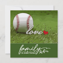 La famille de baseball tout avec amour sur vert