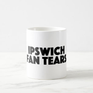 La fan d'Ipswich déchire la tasse pour des fans d