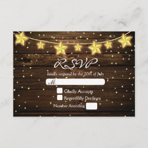 La ficelle d'étoiles allume la carte l'épousant en