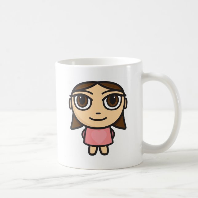 La fille dans le Rose-Brune-Brun observe la tasse (Droite)