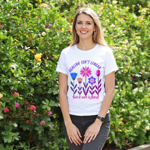 La guérison n'est pas un T-shirt fleuri linéaire