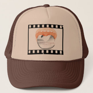 La langue argentée décrit le casquette officiel