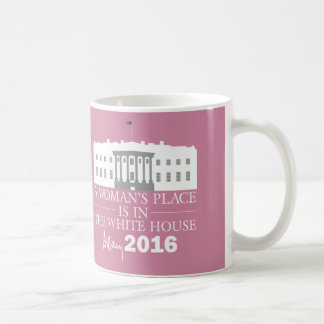 La Maison Blanche abrite une femme, Hillary Mug