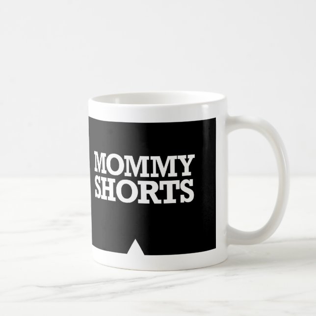 La maman court-circuite la tasse (Droite)