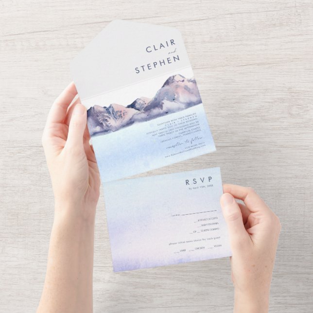 La montagne d'hiver en une seule invitation (Déchirure)