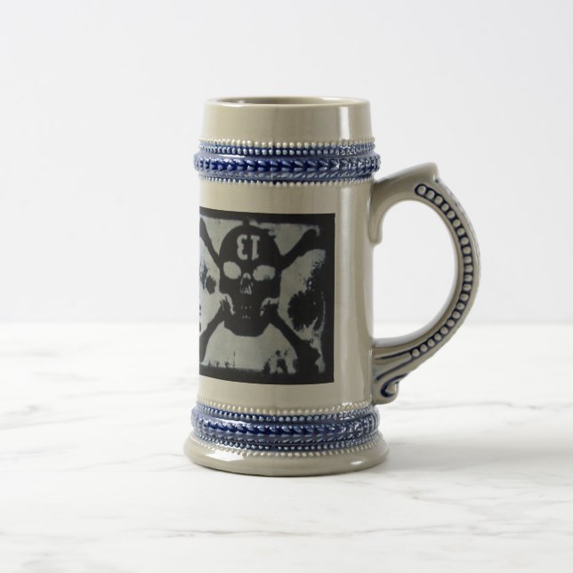 LA MORT DE LA TASSE DE BIÈRE DE CRÂNE (Droite)