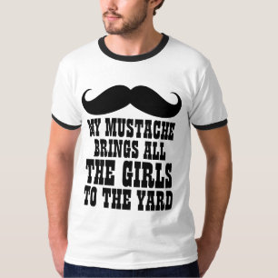 La moustache amène toutes les filles au T-shirt de