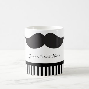 La moustache noire et le blanc barre la tasse de