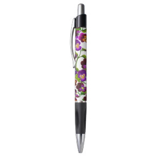 La pensée pourpre de jardin fleurit le stylo