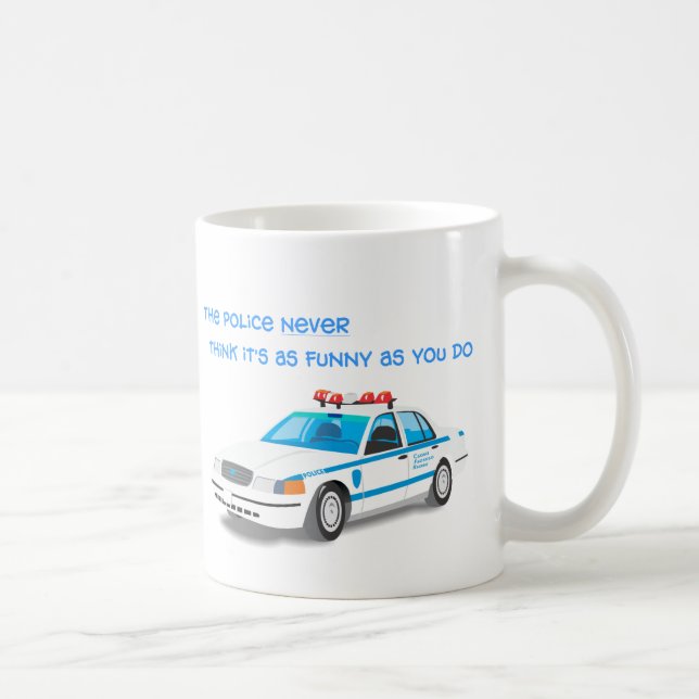 La police câline la tasse (Droite)