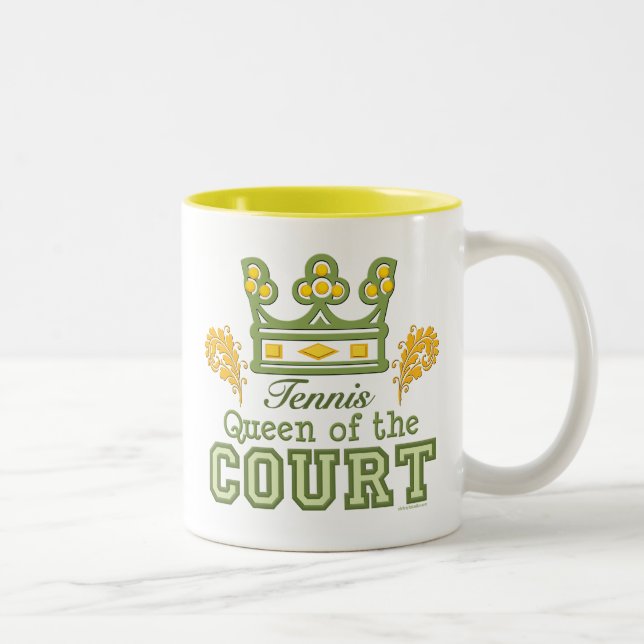 La Reine de la tasse de tennis de cour (Droit)