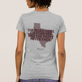 La route va sur le T-shirt de Forever