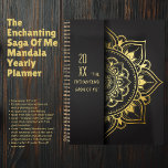 La Saga Enchantante De Moi - Mandala Annuel<br><div class="desc">Embarquez pour un voyage de découverte de soi et de croissance personnelle avec The Enchanting Saga Of Me - Mandala Yearly Planner. Cet élégant planificateur présente un luxueux modèle de mandala noir et or sur la couverture, offrant une façon élégante et inspirante d'organiser votre année. Avec un espace suffisant pour...</div>