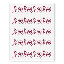 La Saint-Valentin de XO XO étreint et embrasse des