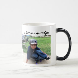 La tasse de l'amour u du grand-papa i ajoutent