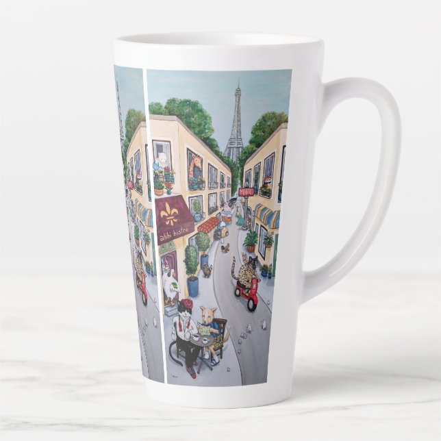 La tasse de latte du Paris Café (Droite)