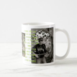 La tasse deux d'arbres d'été