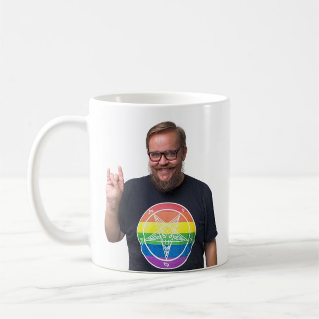 La tasse homo officielle de Satanis (Gauche)