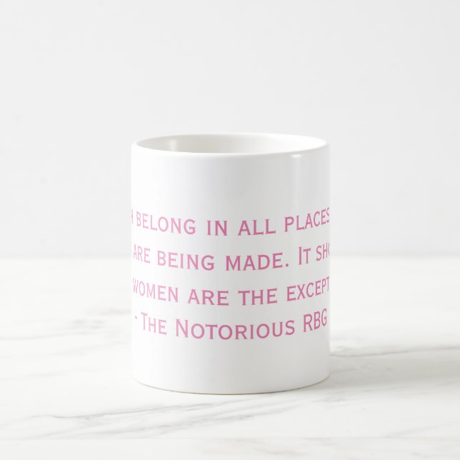 La tasse notoire de citation de RBG (Centre)