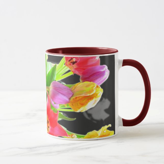 La tulipe fleurit la tasse (Droite)