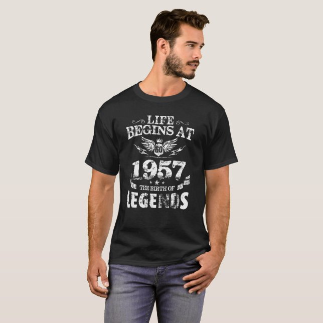 La vie commence à soixante la naissance du T-shirt (Devant entier)