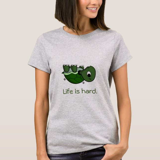 La vie est dure - Soyez gentil, Turtle T-Shirt en  (Devant)