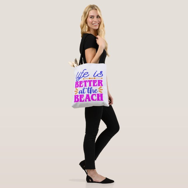 La vie est meilleure au bord de la plage Sac cabas (Sur le modèle)