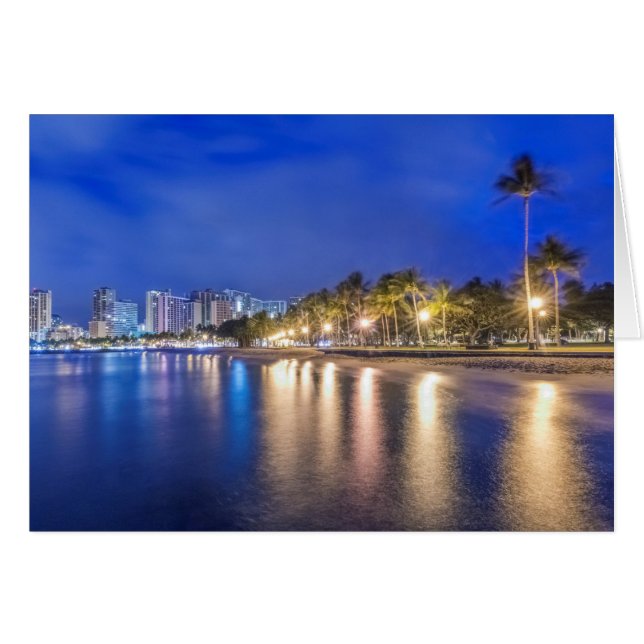 La ville de Waikiki à l'aube (Devant horizontal)