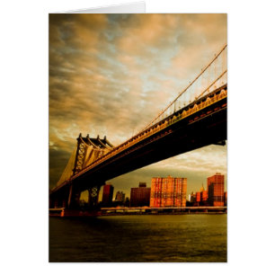 La vue de pont de Manhattan du côté de Brooklyn