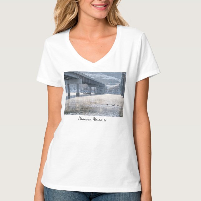Lac Taneycomo Foggy Winter Fishing T-Shirt (Devant)